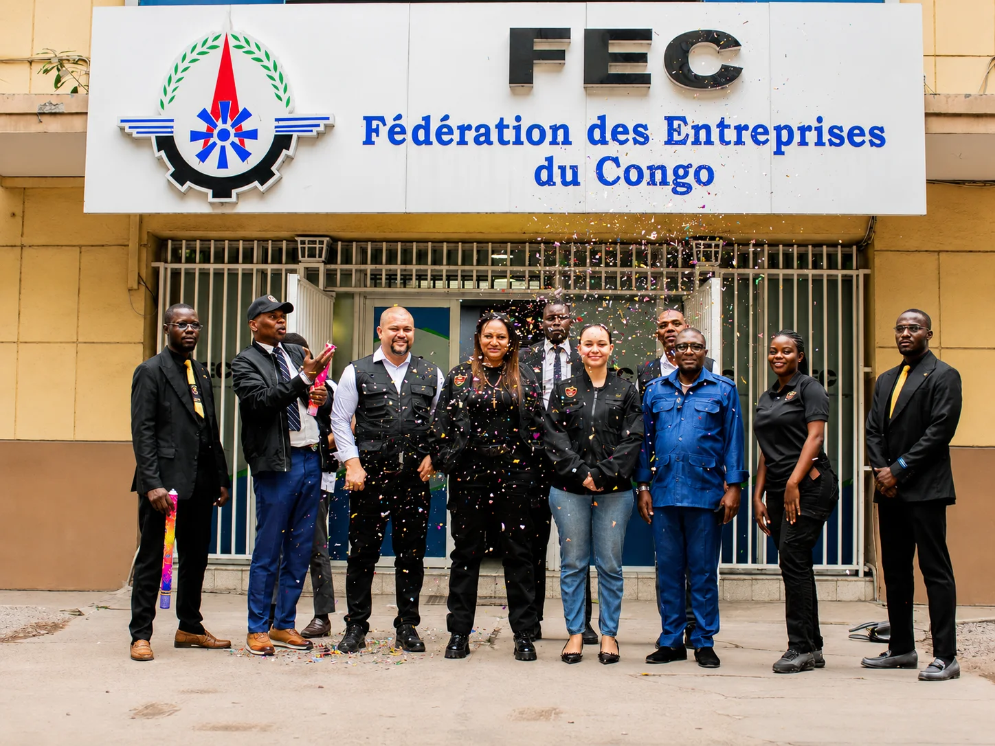 Équipe AMAZONE réunie devant la Fédération des Entreprises du Congo